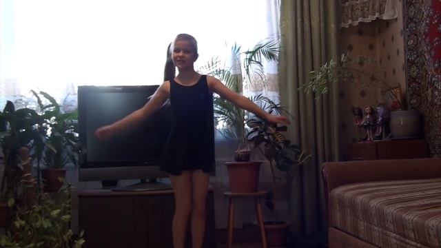Гимнастика в моих гимнастических костюмах! Gymnastics my gymnastic costumes смотреть онлайн