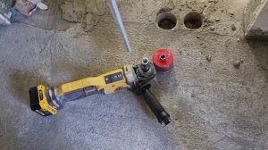 Как просверлить отверстие в бетонной плите