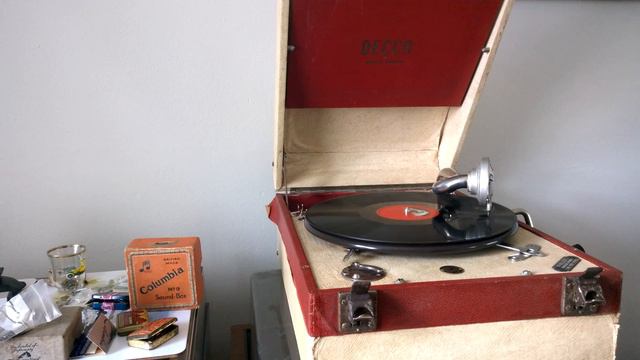 Tito Gobbi - Take The Sun - The Glass Mountain HMV 78rpm Decca 66 Gramophone смотреть онлайн