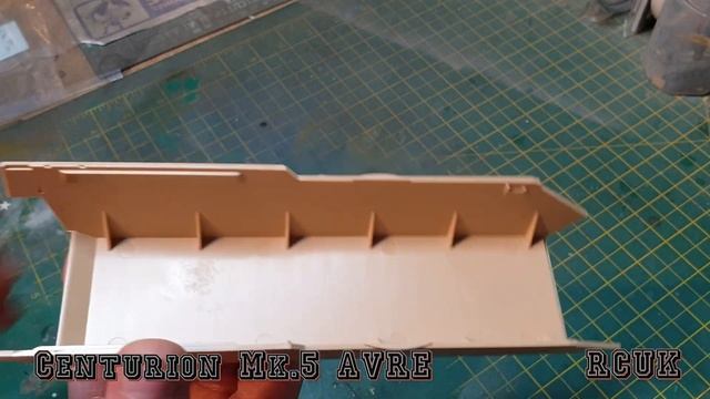 Amusing Hobby 1/35 Centurion Mk.5 AVRE # 35A035