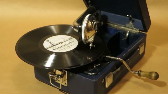 Патефон Артель "Граммофон" МГ-2 . М.Новохижин - Московские окна смотреть онлайн