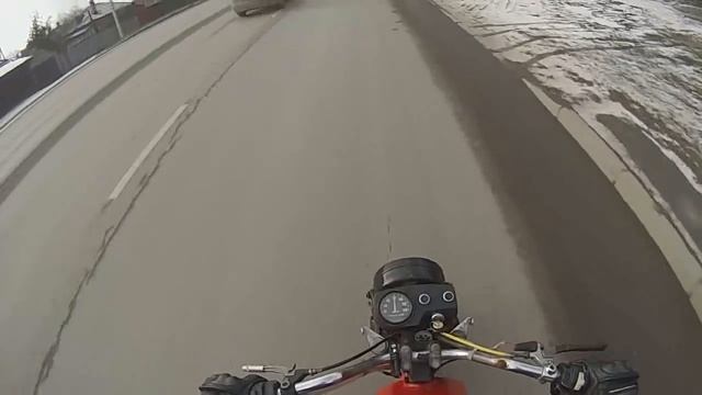 Скромный прохват по городу в первый снежный день на мотоцикле ЗиД Сова-175. смотреть онлайн