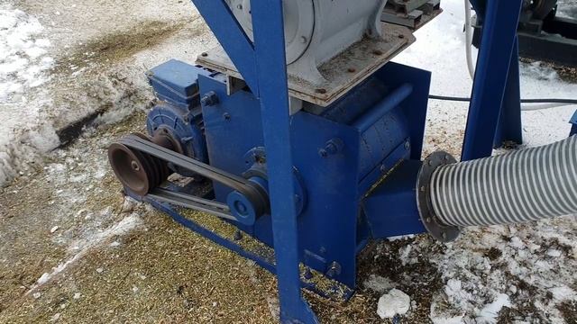 самодельная молотковая дробилка зернодробилка в работе смотреть онлайн