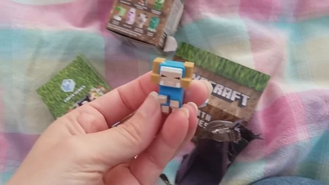 Minecraft Earth Toy Unboxing смотреть онлайн