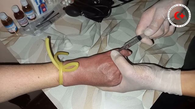 Укол в Вену ЛАЙВХАК   Секрет Как Попасть в Узкую Вену