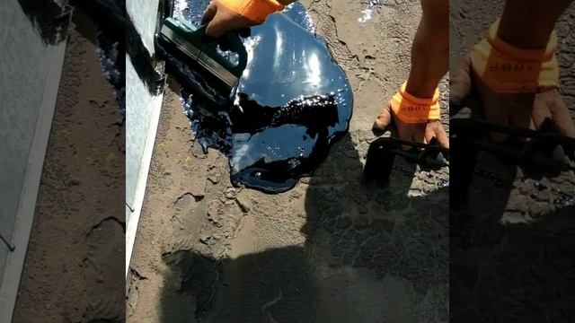 Восстанавливаем старую поверхность кровли полимерным материалом смотреть онлайн