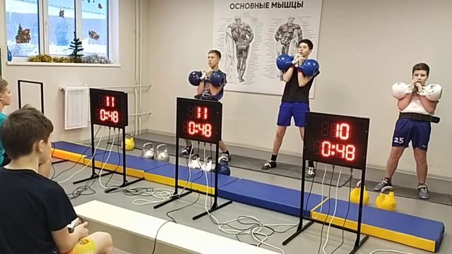 Гиревой спорт. Разминка с табло и примерить темп для соревнований. смотреть онлайн