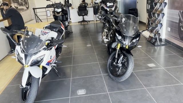BMW G 310 RR DETAILED REVIEW | EXHAUST SOUND? | ON ROAD PRICE | ANUBHAV SHRAM смотреть онлайн