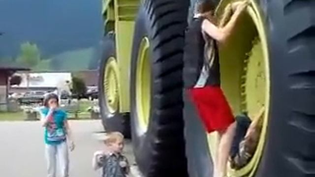 Самая большая машина в мире смотреть онлайн