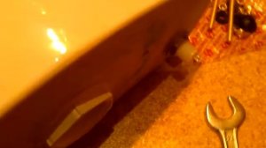 Как правильно и надёжно установить бачок и сливную систему унитаза