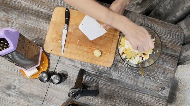 Салат с копченой курицей, просто великолепно смотреть онлайн