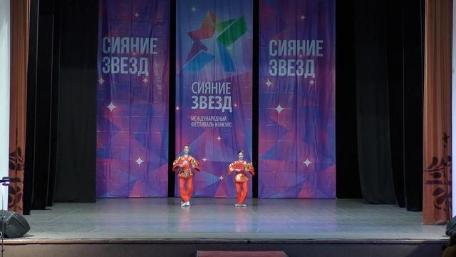 Вариация китайских кукол из балета"Красный мак"исп.дуэт "Стремление"Кулова София и Мотрошилова Мари смотреть онлайн