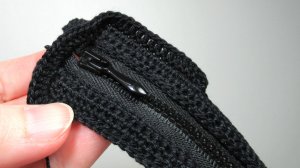 Второй ряд сумки вяжу столбиками с одним накидом