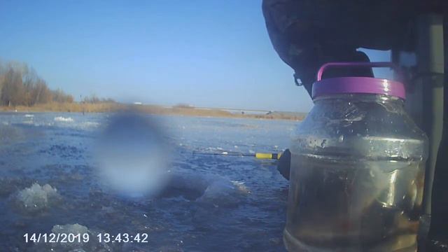 БЛЕСНА ,С ПОМОЩЬЮ КОТОРОЙ МОЖНО ЛЕГКО НАЛОВИТЬ ЖИВЦА. смотреть онлайн