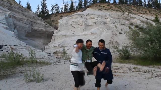 Дүллүкү нэһилиэгин эдэр ычаттарын клибыгар "Бүтүмэ бу сайын"Арыйаан уонна Дайаана репертуардарыттан смотреть онлайн