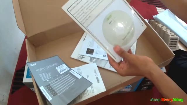 Unboxing Acer ES1 432 C56Y смотреть онлайн