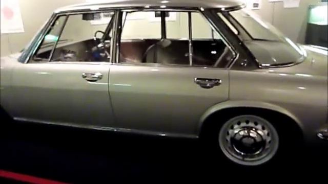 Walking around MAZDA S8P Rotary engine sedan prototype. смотреть онлайн