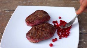 Стейк на огне. Мясо на мангале