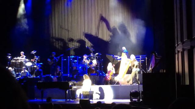 Yanni concert in Pittsburgh, OH, virtuoso electric harp solo смотреть онлайн
