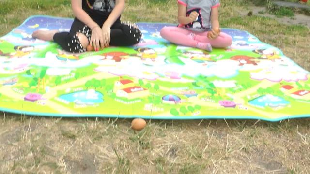 ЧЕЛЛЕНДЖ УСПЕЙ За 10 СЕКУНД /Challenge 10 seconds// Веселая игра //Эви против Мамы 0+ смотреть онлайн