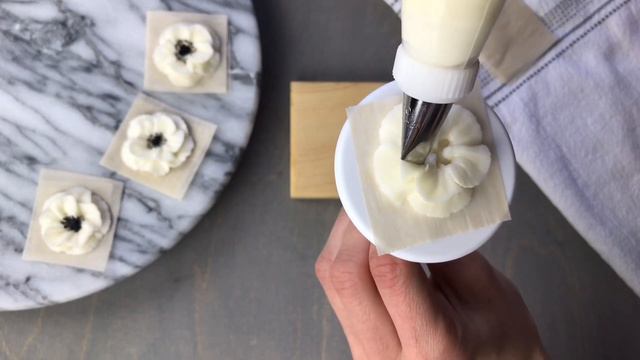 Easy spring flower piping tutorial | Buttercream anemone смотреть онлайн