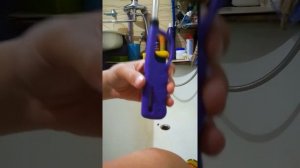 Как заправить зажигалку для газовых плиток