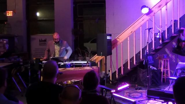 "Umxhentso" for solo percussion by Nkululeko Zungu смотреть онлайн