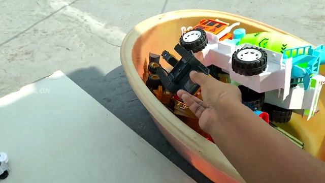 MOBIL ROKET, EXCAVATOR, KERETA API, MOBIL TANGKI, WHEEL LOUDER, SNOW PLOW, PISTOL, MIXER TRUCK смотреть онлайн