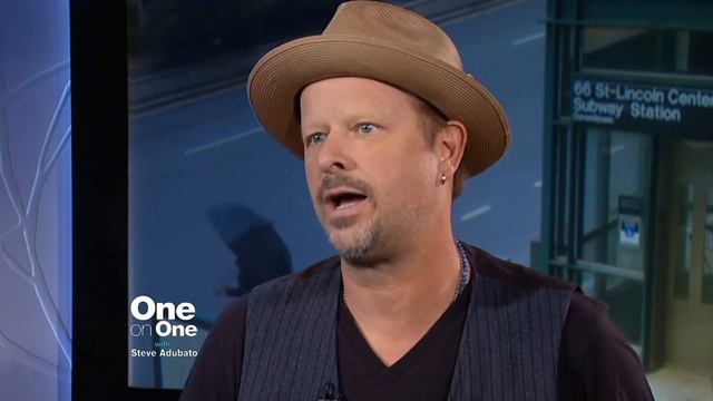 Music Photographer Danny Clinch Describes "Transparent" Gallery смотреть онлайн