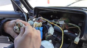 ТАХОМЕТР НА ВАЗ 2105 / УСТАНОВКА ТАХОМЕТРА С ALIEXPRESS СВОИМИ РУКАМИ