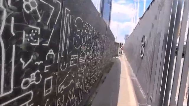 у метро "Выставочная" смотреть онлайн