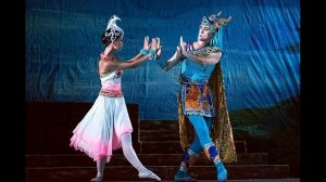 Цзо Чжень-Гуань. Адажио Авей и Принца из балета «Течёт речка» («Девушка и дракон»)