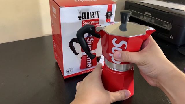 Supreme Bialetti Moka Express Unboxing and Mini-Review | Bee46 Reviews смотреть онлайн