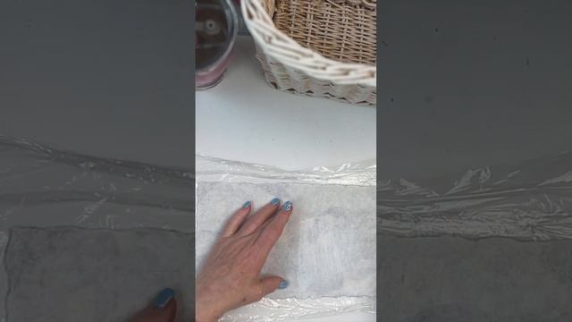 Thrifted Basket Makeover, This Time Using JRV Rice Paper - Poulette Poulet ? #thriftflip