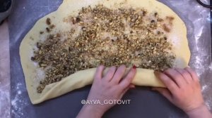 Сдобный рулет с орехами: рецепт от Foodman.club