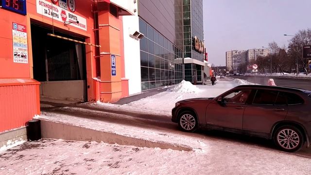 Платная парковка в ТРЦ Galaxy смотреть онлайн