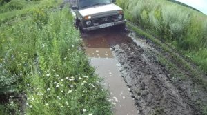 НИВА легенда по бездорожью.