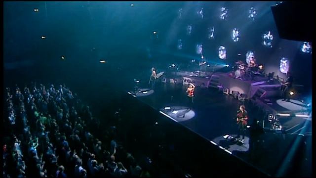 The Corrs - So Young (Live in London | 20 years anniversary cut) смотреть онлайн