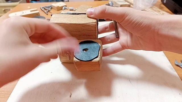 Как сделать штатив для телефона из дерева смотреть онлайн
