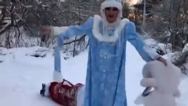 Заза Наполи - Самая лучшая Снегурочка! смотреть онлайн