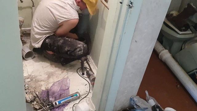 Замена труб в хрущевке наглядно.Замена канализационного стояка. смотреть онлайн