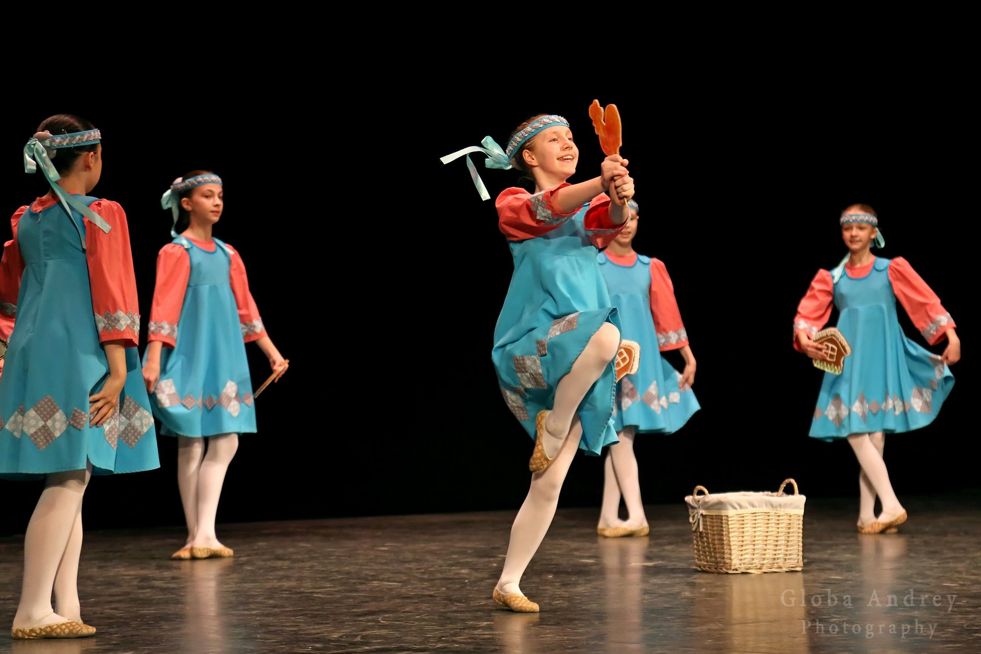 "Пряники", Ансамбль "Школьные годы". "Gingerbread", Ensemble "School Years". смотреть онлайн