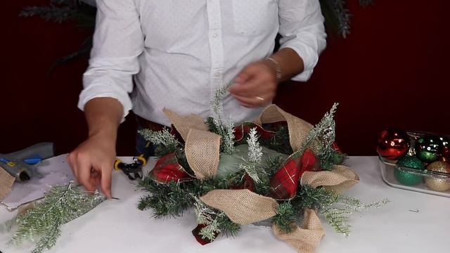 How To make A Christmas Centerpiece On A Budget / Olivia's Romantic Home Collaboration смотреть онлайн