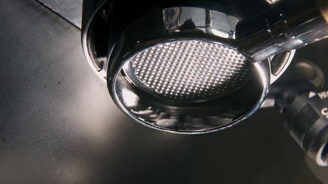 ? ЭСПРЕССО С МИНИМАЛЬНЫМИ ВЛОЖЕНИЯМИ - Delonghi Ec685