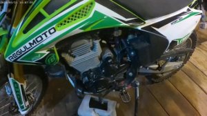 Regulmoto sport 003 замена масла в двигателе и замена масла в вилке.