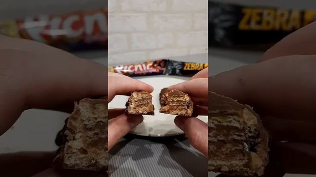 ПИКНИК vs ЗЕБРА - какая шоколадка лучше?? #shorts смотреть онлайн