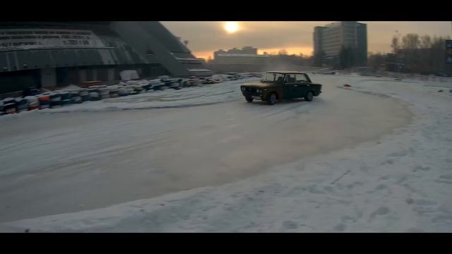 Гонки на автомобилях и картах 