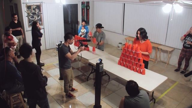 Minute to Win It Stack Attack Head to Head смотреть онлайн