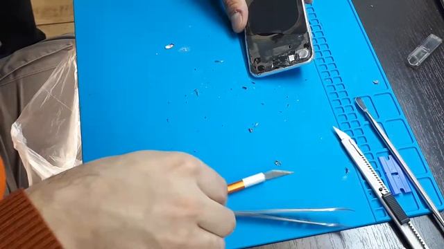 Замена крышки iPhone 8 с помощью лазерного маркера | iPhone 8 back glass replace fiber marker смотреть онлайн