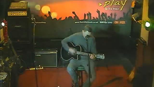 Nick Courtney sings David Bowie RIP смотреть онлайн